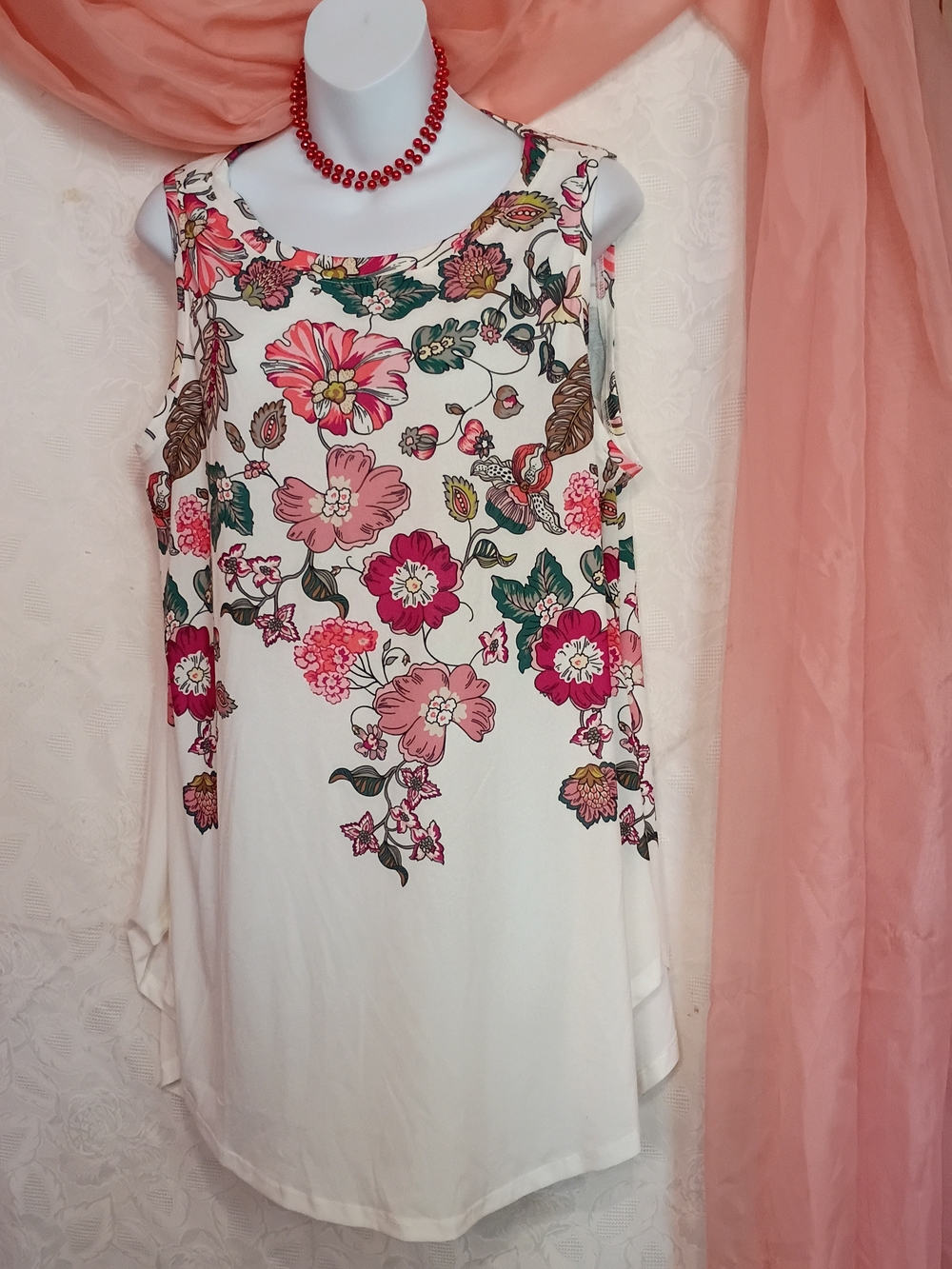 Lane Bryant LadieWhite Sleeveless Floral Tunic with Pink and Green Accents Sz 20